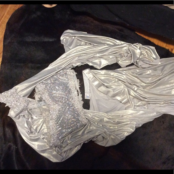 Intricate Silver / Champagne Sequin Sari - Picture 5 of 7